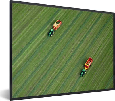 Produktbild von MuchoWow® Gerahmtes Poster Zugmaschine - Anhänger - Grün 80x60 cm - Poster mit Schwarzem Bilderrahmen Wandposter Rahmen Foto Bilder - Schwarzem - Mit Gestell