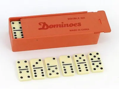 Produktbild von Dominosteine in einer Schachtel 192492