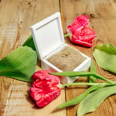 Produktbild von Creative Deco Kleine Holzkiste mit Deckel - Weiß - Erinnerungsbox Baby - 10x10x5 cm