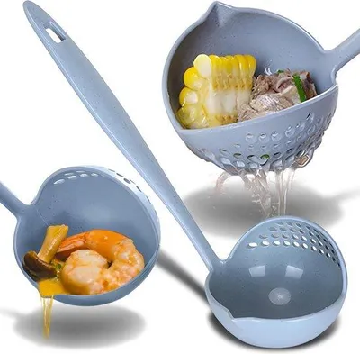 Immagine prodotto di Mestolo-colino ergonomico in schiuma resistente al calore, blu, 75 cm, larghezza 27 cm.