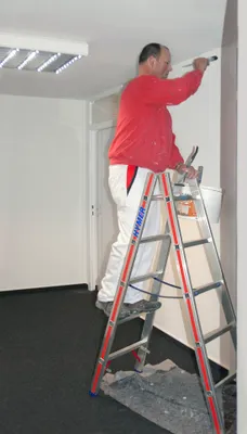 Produktbild von Hymer Sprossenstehleiter, beidseitig begehbar, 2x5 Sprossen, senkr. Höhe 1,50 m, Reichhöhe 2,82 m, Gewicht 5,8 kg