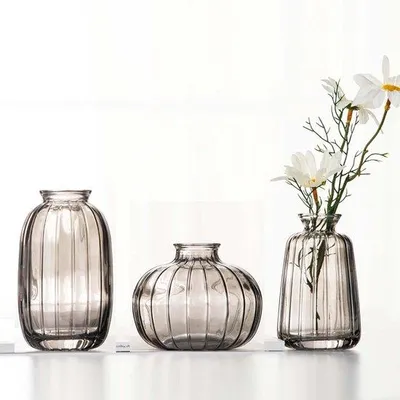 Produktbild von Famanu Vasen Set 3 kleine Blumenvasen aus grauem Glas - Handgefertigte Deko
