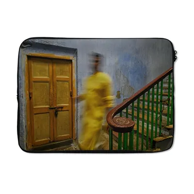 Produktbild von MuchoWow® Laptop Hülle 14 ZollMensch - Treppe - Tür - Architektur Laptoptasche - Laptoptasche - Stoßsicher - Schutzhaube