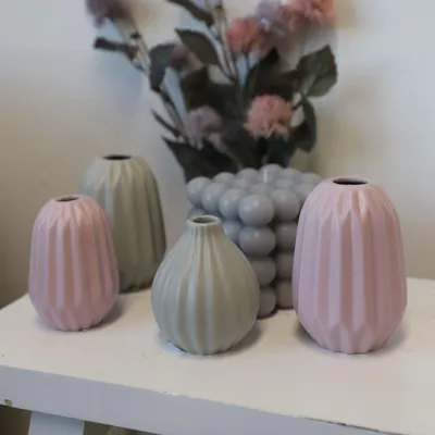 Produktbild von Keramik Vase Blumenvase Dekovase Tischdeko Keramikvase Dekoration Rillendesign ø9x8cm