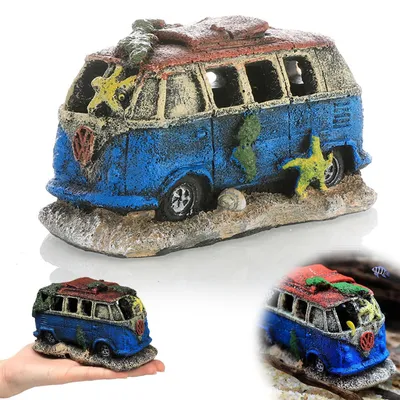 Image de Décoration d'aquarium avec épave de voiture et figurines de personnes