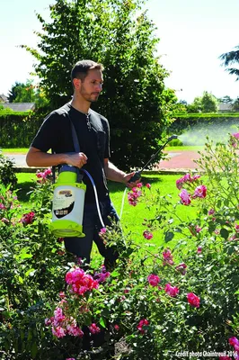 Produktbild von Famanu Drucksprüher 7L - max. Füllmenge 5L - Für Gartenarbeiten