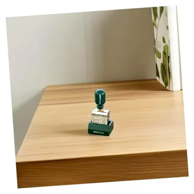 Produktbild von 2 Stück Datumsstempel mit ergonomischem Holzgriff und robuster Eisenkonstruktion