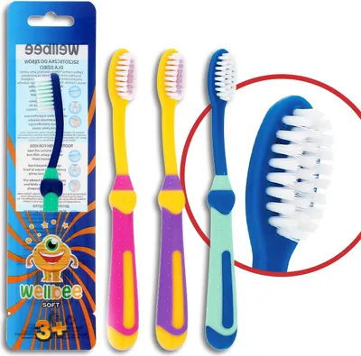 Image de WELLBEE KIDS (3+) Brosse à dents souple - assortiment de couleurs, 1 pièce.
