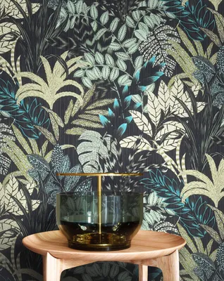 Produktbild von NEWROOM Tapete Schwarz Vliestapete Dschungel - Dschungeltapete Floral Grün  Blumen Blätter Blumentapete Tropisch Mustertapete