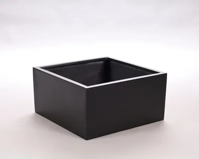 Produktbild von Elegant Einrichten | Pflanzkübel | Fiberglas | niedrige quadratisch | 50x50x20cm | schwarz-matt.