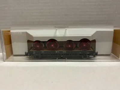 Produktbild von Fleischmann Flachwagen DB Materialwagen mit Radsätzen Dampfl 985227