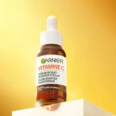 Obrázok produktu pre Garnier Skinactive 10 % nočné sérum proti pigmentovým škvrnám s čistým vitamínom C, kyselinou hyalurónovou a 10 % vitamínom C – sérum s vitamínom C – pre rovnomernejšiu a žiarivejšiu pleť