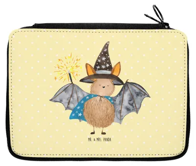 Produktbild von Mr. & Mrs. Panda Federtasche Fledermaus Zauberer - Gelb Pastell - Geschenk, Mäppchen, Bleistiftetui, Reinsteigern, Fledermäuse, Lustige Sprüche, Frauen, Federmäppchen