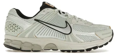 Produktbild von Nike Zoom Vomero 5 Light Silver Chrome (Women's) - EU 42.5