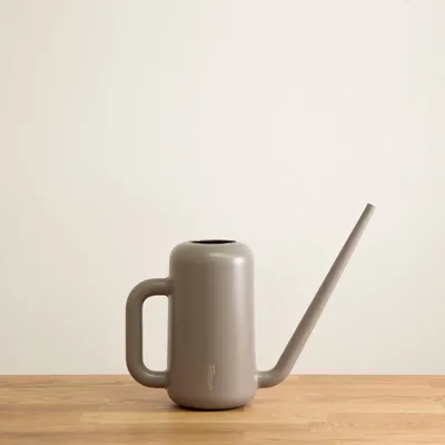 Obrázek produktu pro PLASTIA s.r.o. Konvička Pilea 1,8 l, taupe