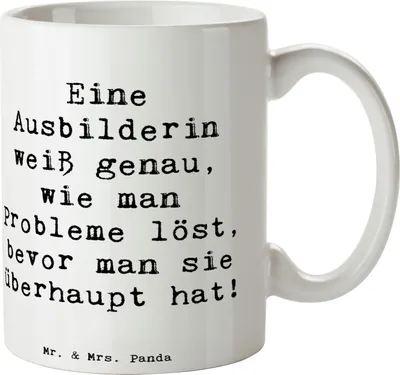 Produktbild von Mr. & Mrs. Panda Tasse Spruch Ausbilderin Weisheit - Weiß - Geschenk, Beruf, Motivation, Berufsalltag, Kaffeebecher, Pott, haferl, Fachkräfte, Berufsliebe, Kaffeepott