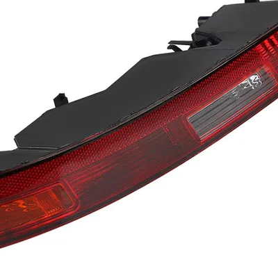 Productafbeelding van Mistlampbescherming en achterlichtomlijsting voor de achterbumper - Audi Q3 2016–2018 - Rechterzijde - OE 8UD945096B