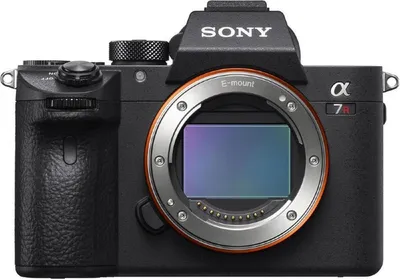 Produktbild von Sony α 7R III, 42,4 MP, 7952 x 4472 Pixel, Exmor R CMOS, 4K Ultra HD, Touchscreen, Schwarz
