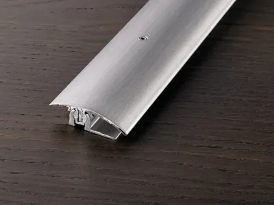 Produktbild von PROLINE Edelstahl 30mm x 30mm Bodenprofil, PROVARIO Universal Schraubbares System, Drehgelenktechnik, Bewegungsfuge, Edelstahl V2A Gebürstet, Für Schwimmend Verlegte Bodenbeläge