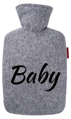 Produktbild von Huuraa Wärmflasche Baby Schriftzug 1,8 Liter Filz Classic Filzbezug Bettflasche Geschenkidee
