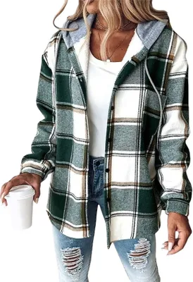 Produktbild von ASKSA Damen Winterjacke Karierte Hemdjacke Wolljacke Fleece Gefuettert Warme Kapuzenjacke Laessige Knopfleiste Jacke Mantel mit Taschen (Gruen,S)