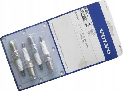 Zdjęcie produktu dla VOLVO C30 S40 V50 1.8 2.0 oryginalne świece zapłonowe 30777349