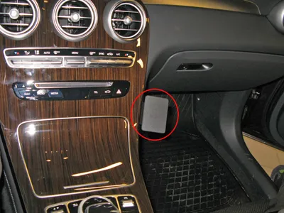 Produktbild von Brodit ProClip Fahrzeughalter 855161 - Winkelbefestigung - Mercedes Benz GLC-Klasse 16-22, Mercedes Benz GLC-Klasse 16-21
