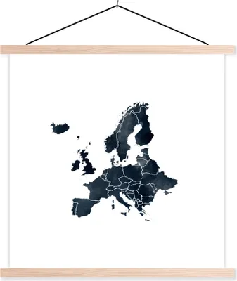 Produktbild von MuchoWow® Textilposter Karte - Europa - Schwarz 60x60 cm mit holzfarbenen Rahmen - Wanddekoration