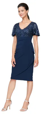 Produktbild von Alex Evenings Damen Kurzes, knielanges V-Ausschnitt (zierlich und normal) Kleid