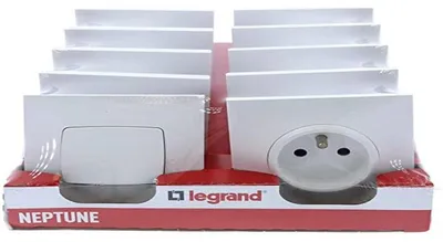 Produktbild von Legrand leg200251-2 Schalter oder Wechselschalter + 8 Steckdosen, 3680 W, 230 V, weiß