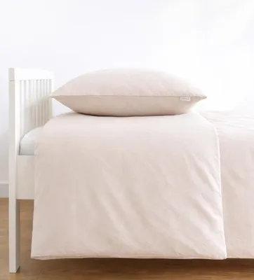 Beige Bettwäsche Set aus Baumwolle – weicher Stoff und hochwertiges Kinderbettwäsche Detail