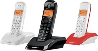 Produktbild von Motorola S 1203 TRIO Strahlungsarmes Schnurlostelefon, Rufnummernanzeige, 2 zusätzliche Mobilteile, Freisprechfunktion, DECT