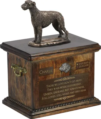 Produktbild von Irischer Wolfshund, Irish Wolfhound I - Eine Urne für die Asche eines Hundes, eine Urne mit einer Statue, eine personalisierte Hundeurne von der Marke Art-Dog.