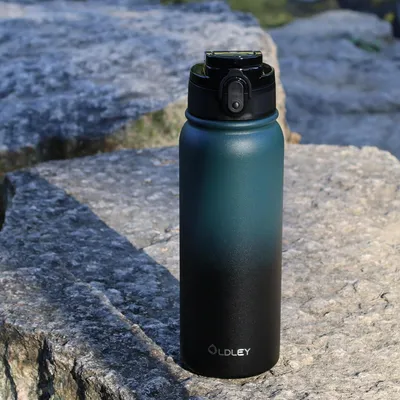 Produktbild von Edelstahl-Wasserflasche 600 ml - Doppelwandige Vakuumflasche für heiße und kalte Getränke, auslaufsicher und BPA-frei