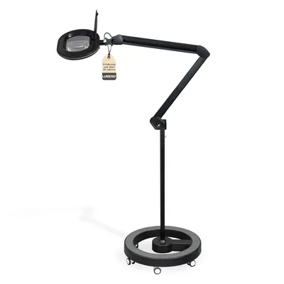 Produktbild von Lumeno 861XSW Lupenleuchte/Arbeitsplatzlampe 60 LEDs ovale Linse Gummiring Schwarz, 5 Dioptrien mit Rollstativ