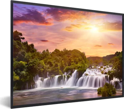 Produktbild von MuchoWow® Gerahmtes Poster Wasserfall - Landschaft - Sonne - Wolken - Sonnenuntergang 80x60 cm - Poster mit Schwarzem Bilderrahmen Wandposter Rahmen Foto Bilder - Schwarzem - Mit Gestell