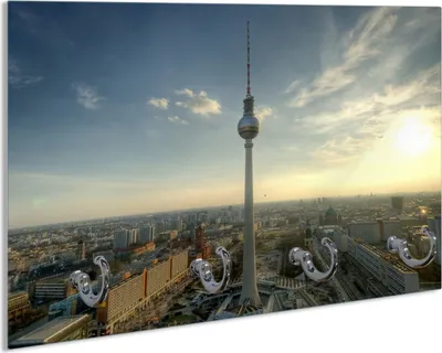 Produktbild von Wallario Schlüsselbrett aus Glas, Motiv: Fernsehturm Berlin mit Panoramablick über die Stadt, 30 x 20 cm mit 4 Haken