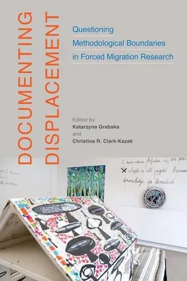 Produktbild von Documenting Displacement – Lingua: Inglese