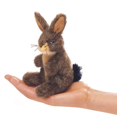 Zdjęcie produktu dla Marionetka przedstawiająca małego zajączka polnego.