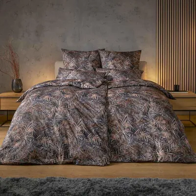 Produktbild von Estella Atelier Mako-Satin Bettwäsche-Garnitur DJAMAL Farbe maron Größe 155x220 + 80x80 + 40x80 cm