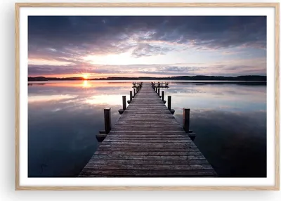 Produktbild von Gerahmtes Poster - Rahmen in heller Eiche - Fußgängerbrücke See Sonnenuntergang Abend - 100x70 cm - Wand Bild - Wanddeko - Wandbilder - Wandposter - Bilderrahmen - Bilder - Kunstdruck P2NAA100x70-2635