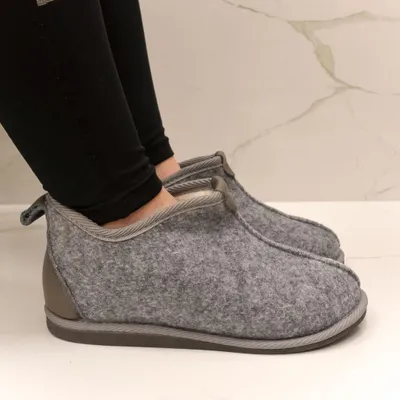 Obrázok produktu pre Dámske filcovo-kožené zateplené papuče LIBUŠA