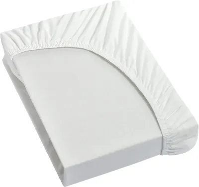 A white fitted sheet is shown on a mattress.