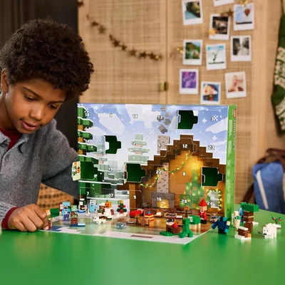 Produktbild von LEGO Minecraft Adventskalender 2025 – 24 Überraschungen mit Minifiguren & Mini-Modellen, Spielset für Kinder ab 7 Jahren, kreatives Weihnachtsgeschenk