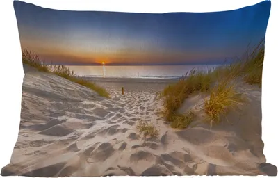 Produktbild von MuchoWow® Outdoor Kissen - Düne - Sonnenuntergang - Horizont - Strand - Gras - 60x40 cm - Wetterfest - Lounge Kissen - Zierkissen - Kissen für Innenräume
