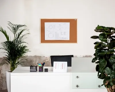 Immagine prodotto di Lavagna in sughero AVELI 90x180 cm, cornice in legno
