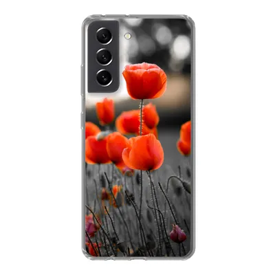Produktbild von MuchoWow® Handyhülle Schutzhülle Hülle für Samsung Galaxy S21 FE Rote Mohnblumen vor schwarzem und weißem Hintergrund Silikon Softcase Handy Hülle - Mobiltelefonhülle