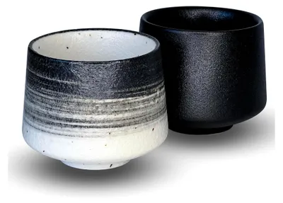 Produktbild von Tassen Set Japan - 2 Stück à 190 ml - Keramiktasse für Kaffee, Cappuccino und Tee - asiatische Teetasse im Vintage-Stil - modernes Design in Schwarz und Weiß
