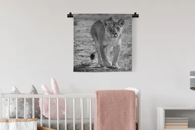 Produktbild von MuchoWow® Wandteppich Wandbehang Löwe - Schwarz - Weiß 60x60 cm Tapisserie Dekoration Wandtuch - Dekorationen - Wand Decke