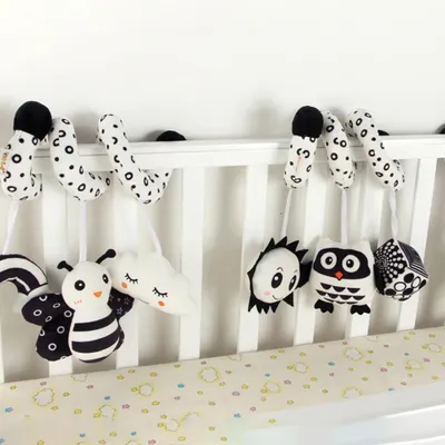 Produktbild von Babybett, Kinderwagen, Hängespielzeug, schwarz-weißes Tier, Kinderwagen, Autositz, Spielzeug, Rasseln für Neugeborene